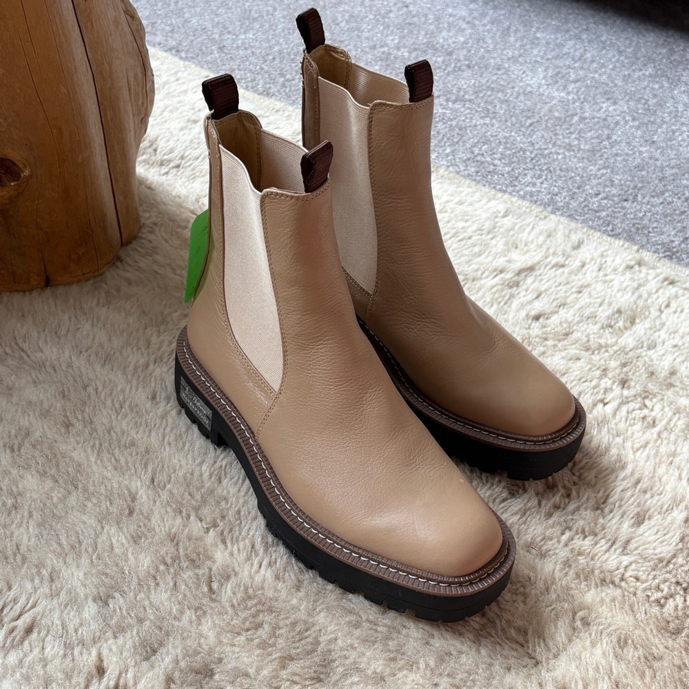 Sam Edelman Laguna Chelsea Boot Size 7 1/2 in Sesame Leather